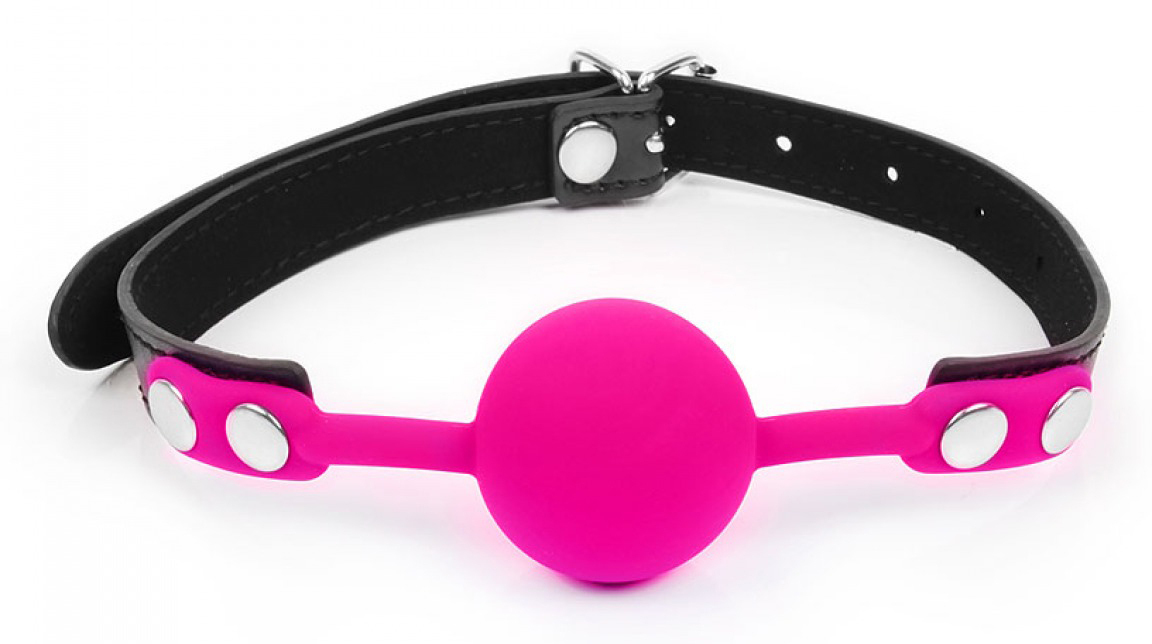 Кляп-шар с отверстиями 