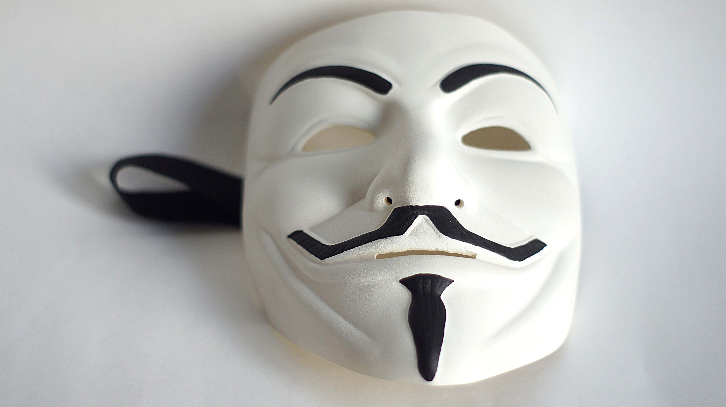 фото маски анонимуса белая