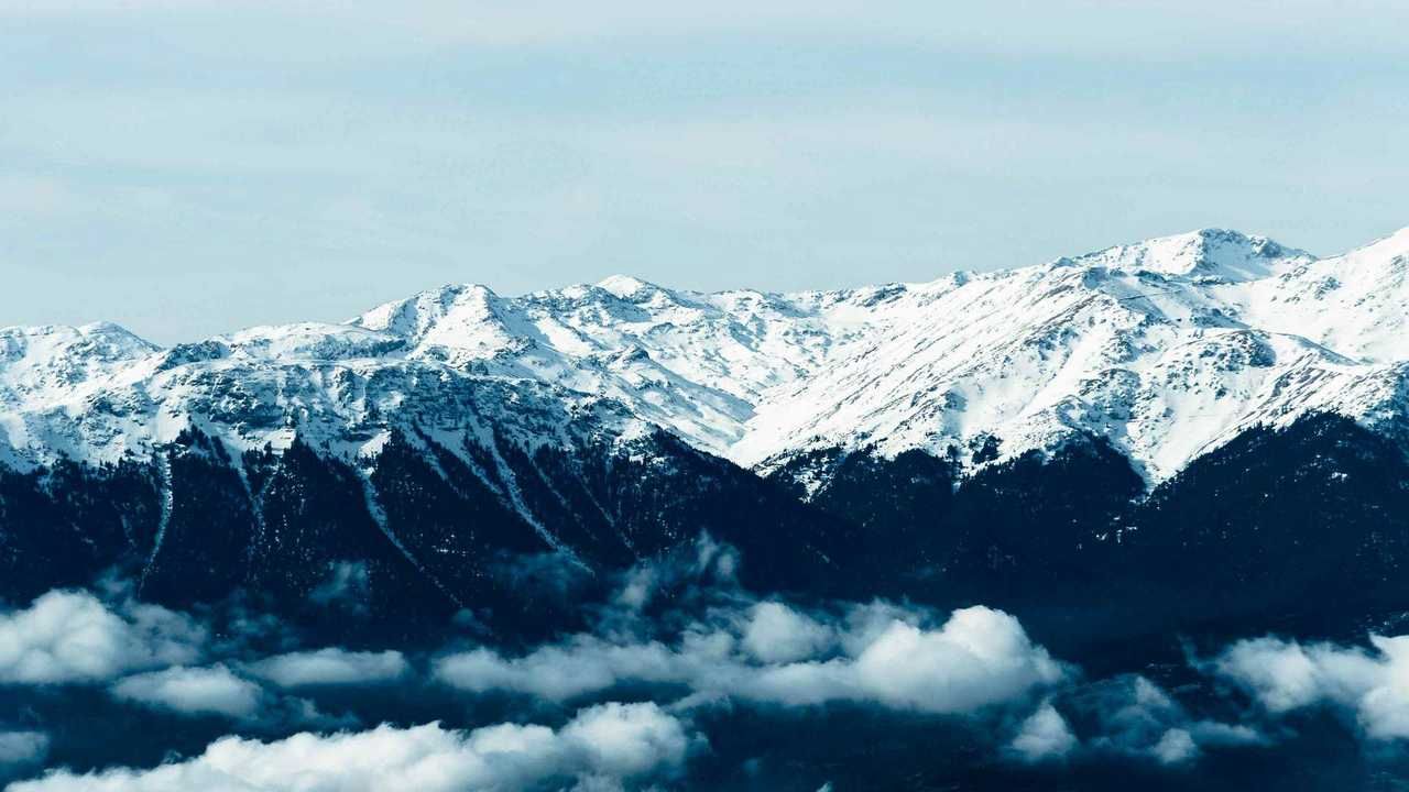 Снежные горы