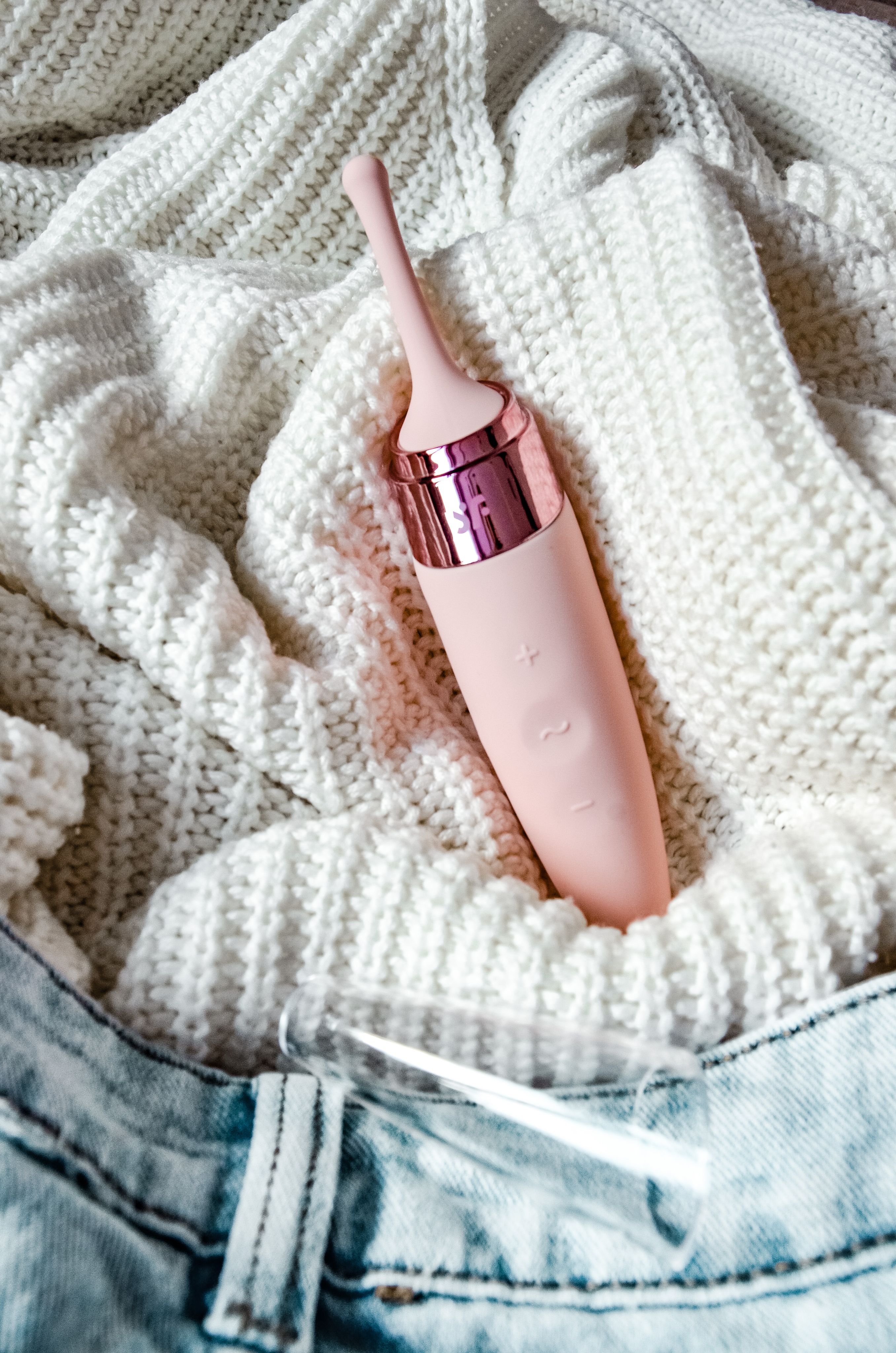 Точечный вибратор Satisfyer Twirling Fun, ярко-розовый 4009650PNK - Satisfyer - Точечные вибраторы - Купить