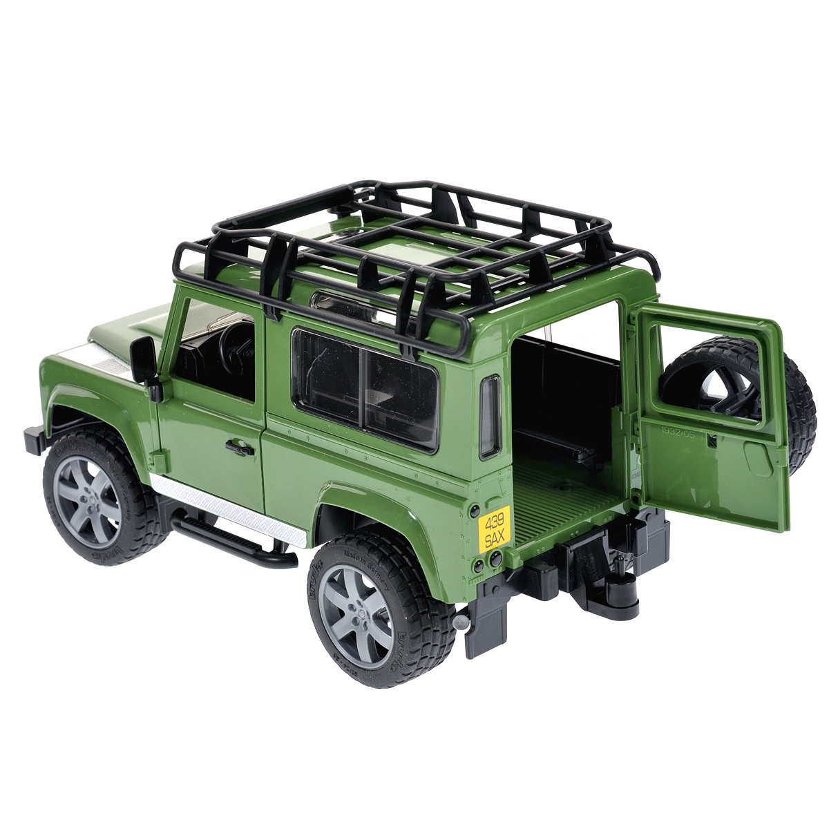 Внедорожник Bruder Land Rover Defender