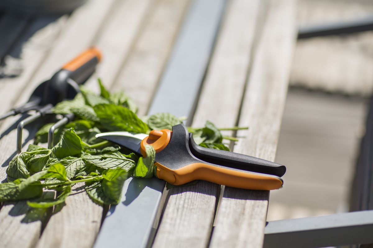 фото Секатор плоскостной Fiskars "PowerGear L PX94"