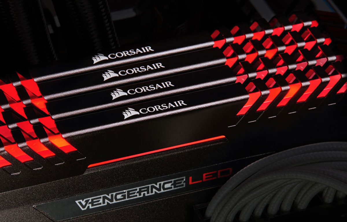 фото Комплект модулей оперативной памяти Corsair Vengeance LED DDR4 2x16Gb 3000 МГц (CMU32GX4M2C3000C15R)