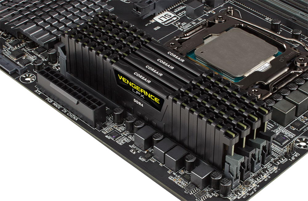 фото Комплект модулей оперативной памяти Corsair Vengeance LPX DDR4 4x8Gb 2400 МГц, Black  (CMK32GX4M4A2400C16)