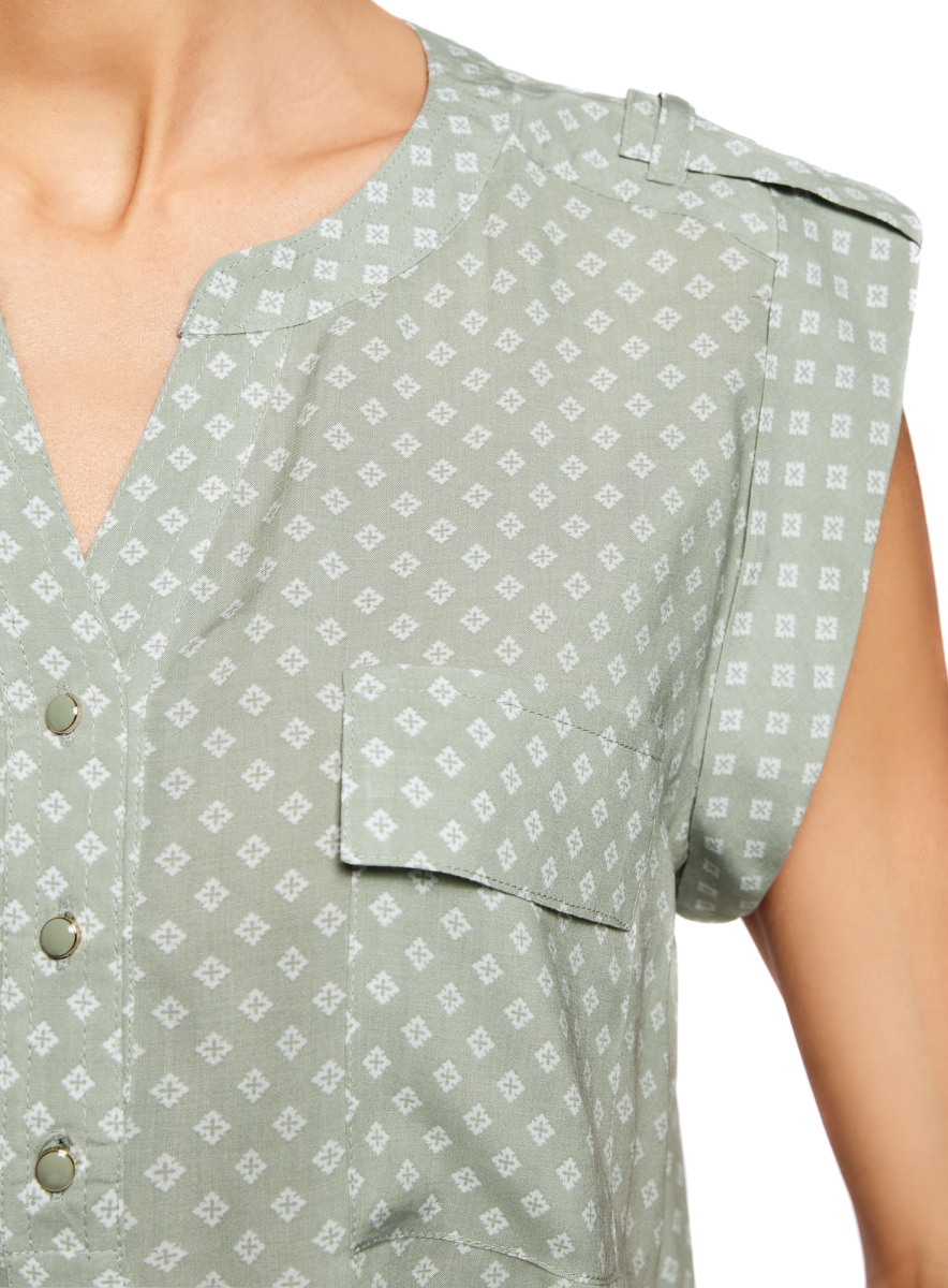 Планка на блузке. Блузка женская с v образным. Блузка с v образным вырезом на пуговицах. Горловина блузки.