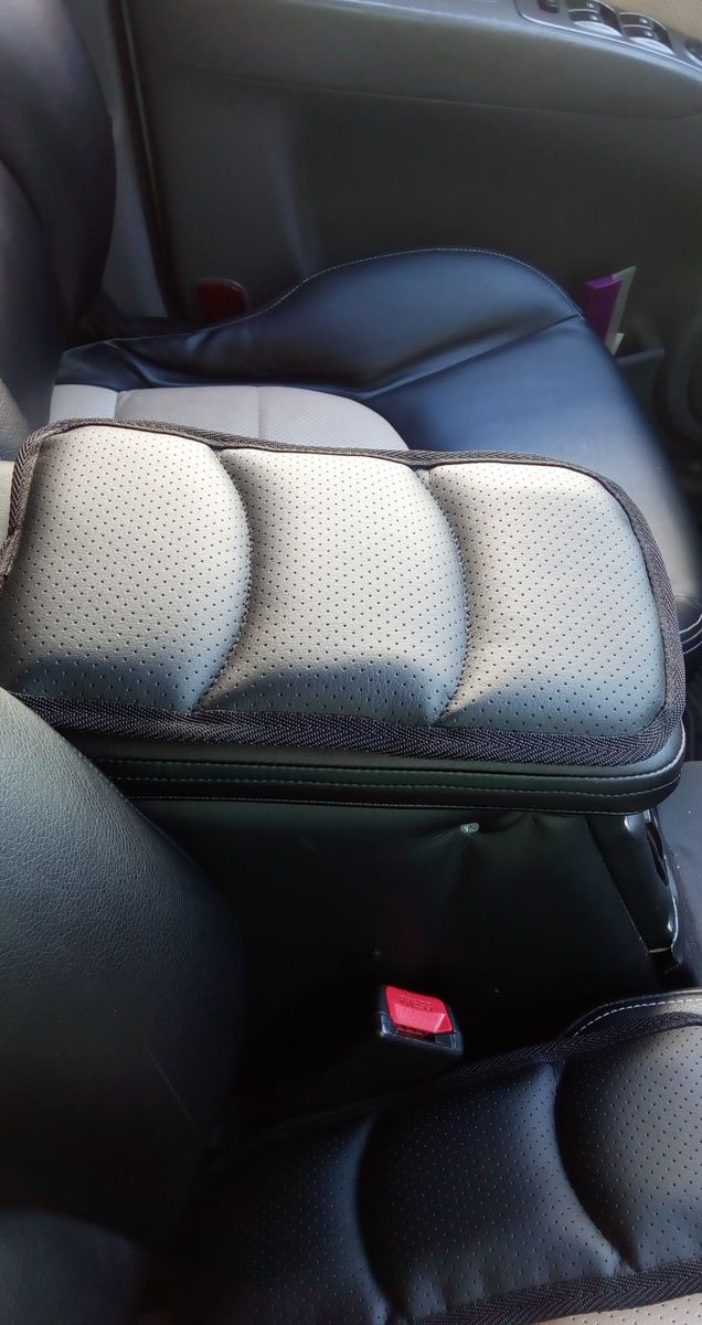 Подушка на подлокотник "Auto Premium", цвет: черный. 77170