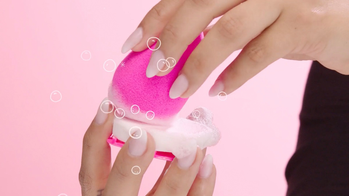 фото Beautyblender Мыло для очистки спонжей и кистей, 30 мл