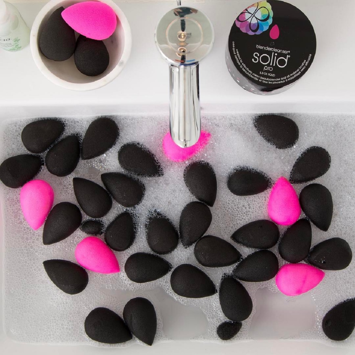 фото Beautyblender Спонж для макияжа "Pro"