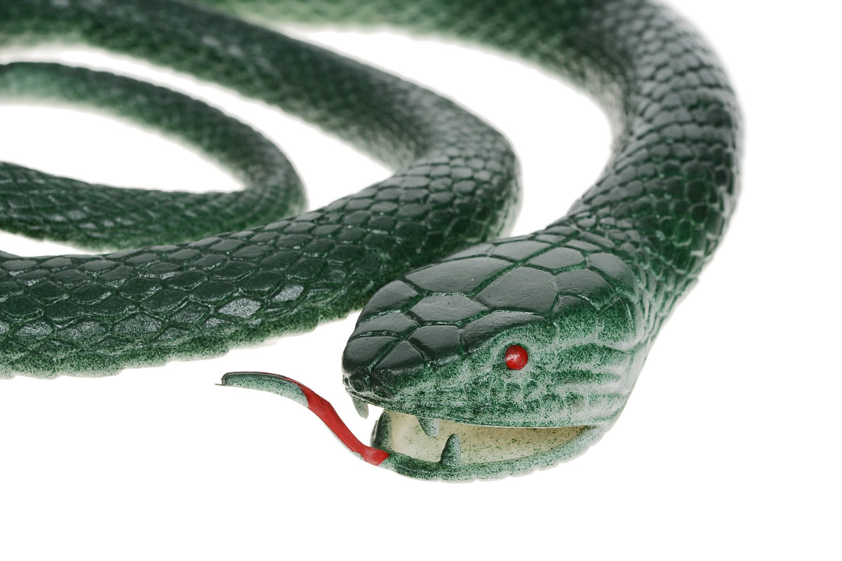 Авито змея купить. Змей009. Фигура змеи. Змея фигурка. Змея анфас.