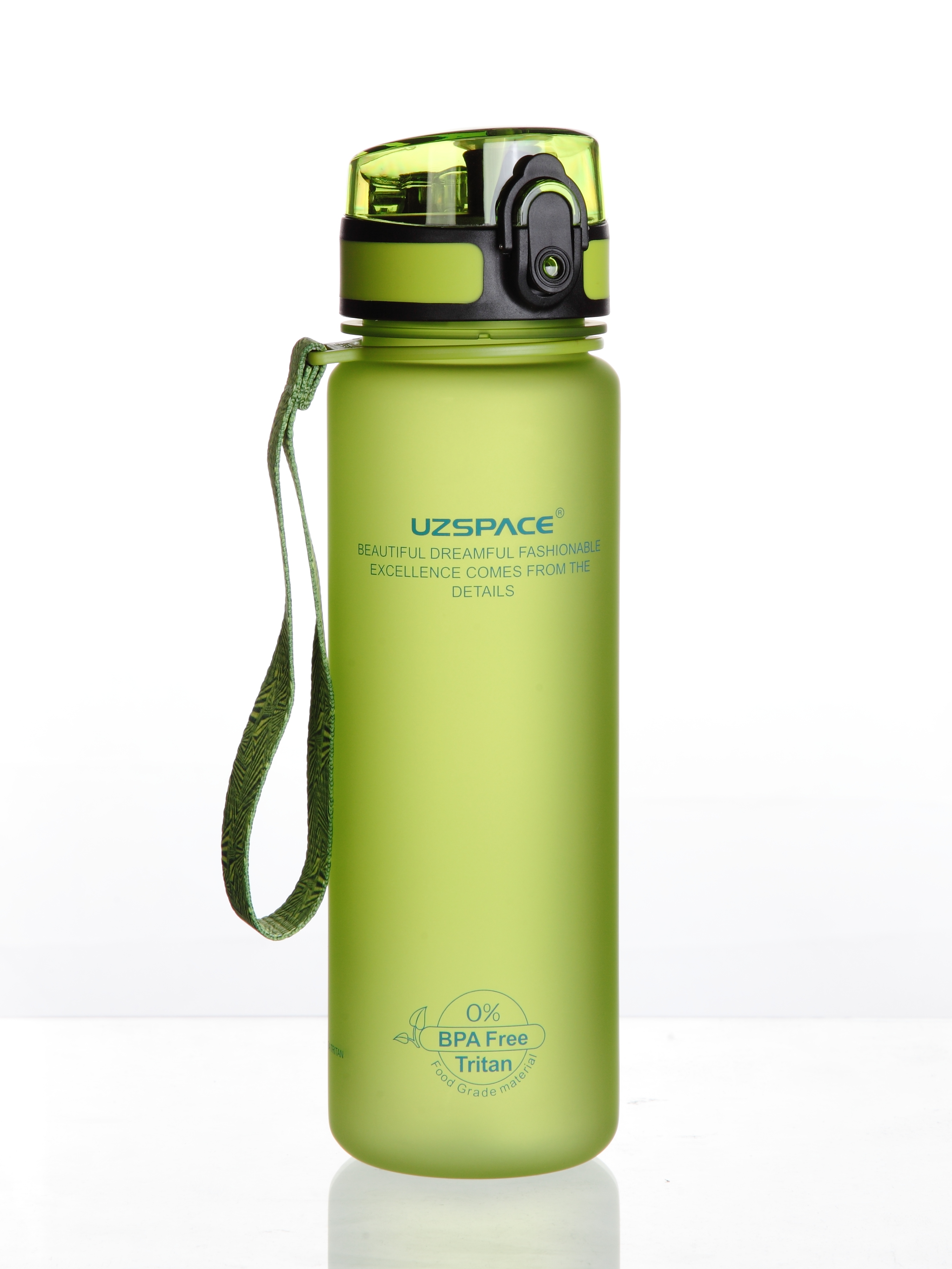 Бутылка для воды uzspace. Бутылка UZSPACE. Вода в зеленой бутылке. Спортивная бутылка для воды. Зеленая спортивная бутылка.