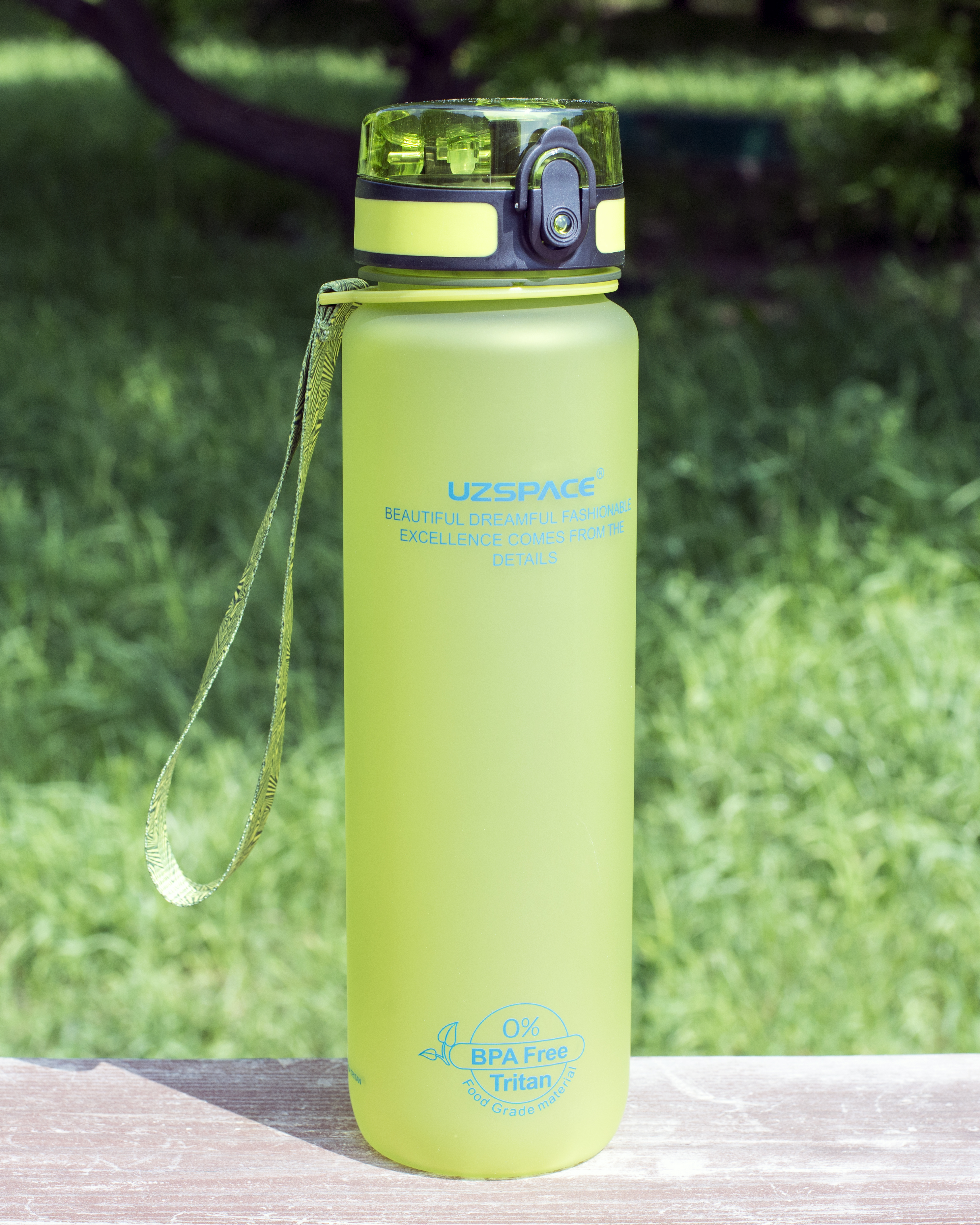 Бутылка для воды uzspace. UZSPACE бутылка для воды спортивная 1000 мл. UZSPACE 1500. Зеленая спортивная бутылка. Вода в зеленой бутылке.