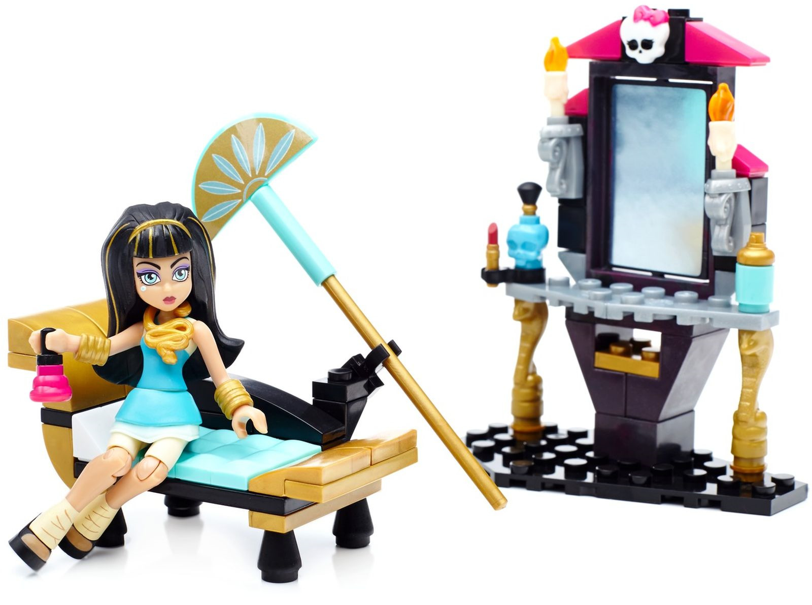 Конструктор Mega Bloks Monster High cnj03 Кровавейшее тщеславие