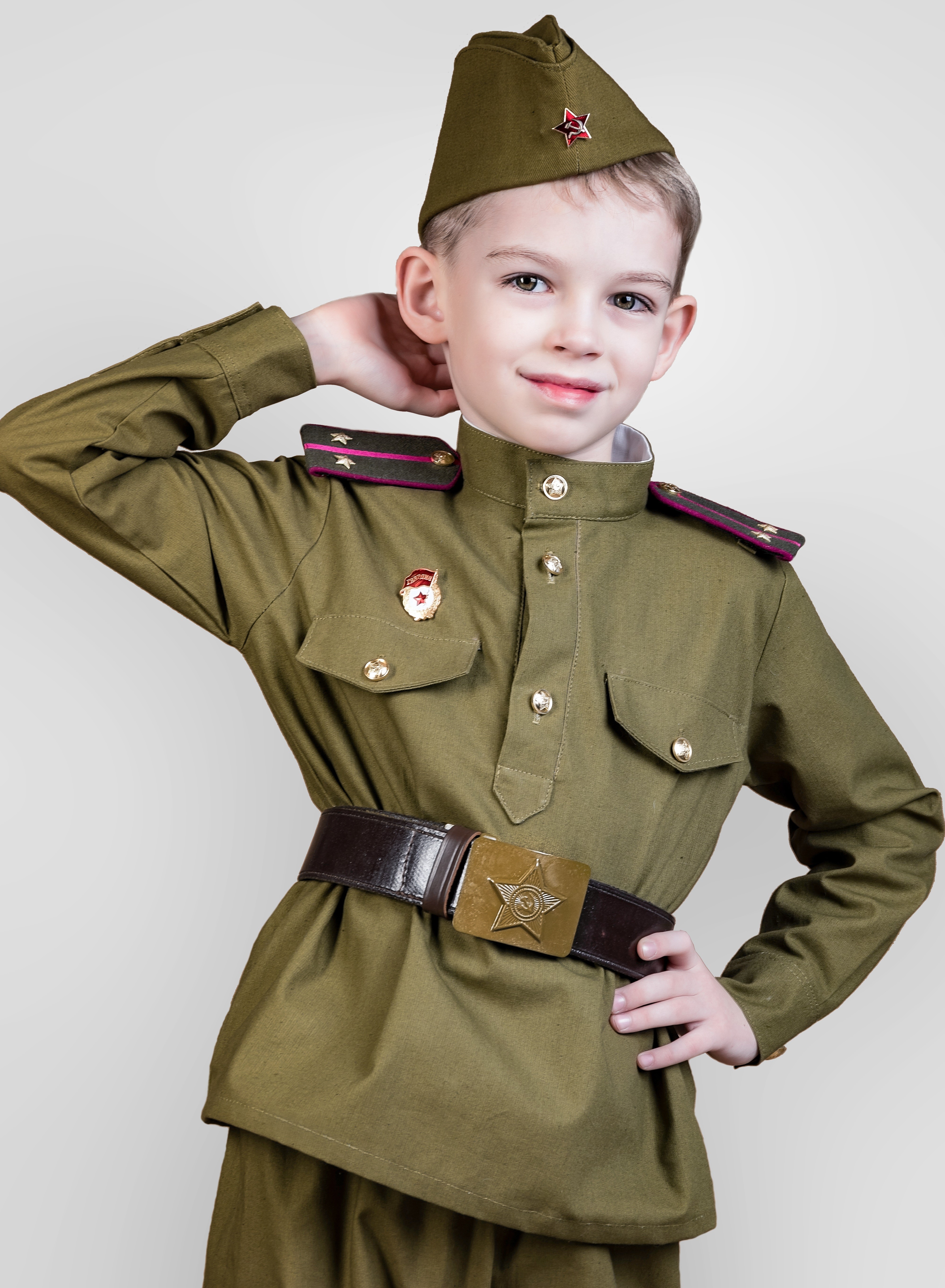 Военная форма для детей на 9. Дети в военной форме. Детская Военная форма. Солдатская форма для детей. Военнаяыорма для ребенка.