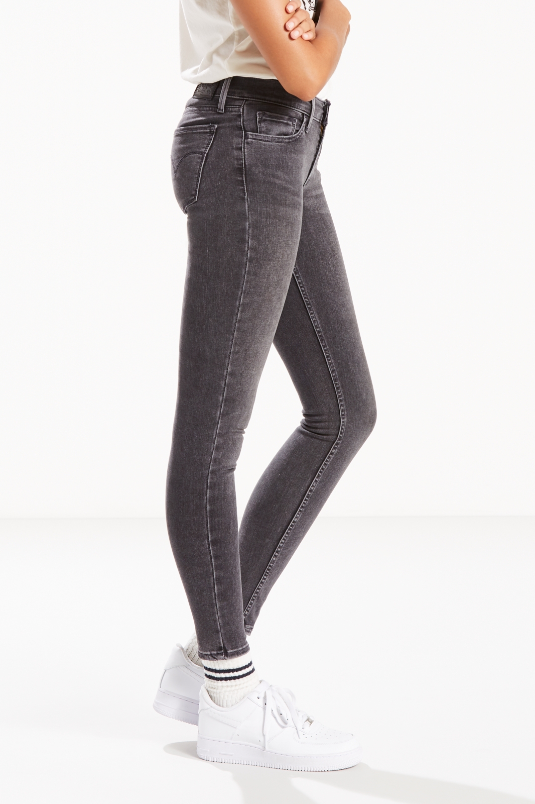 Супер джинсы. Levis 710 super skinny женские. 710 Super skinny Jeans Levis. Levis 710 super skinny женские серые. Левайс скинни 710 женские супер скинни левайс.