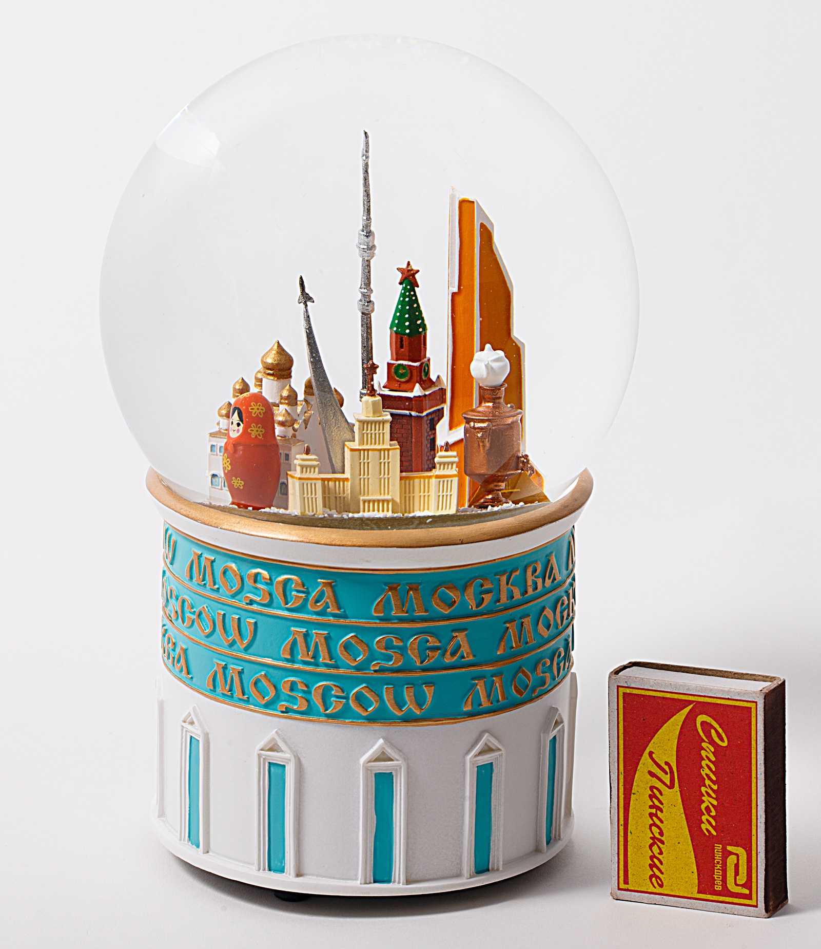 фото Стеклянный шар со снегом "Москва" Glassglobe