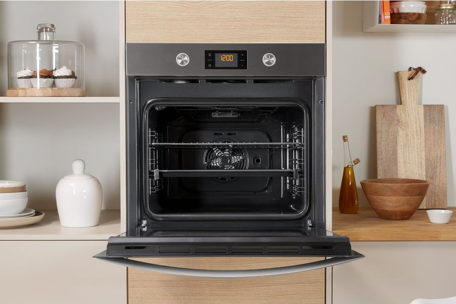 фото Встраиваемый электрический духовой шкаф Indesit IFW 3844 JP IX, silver