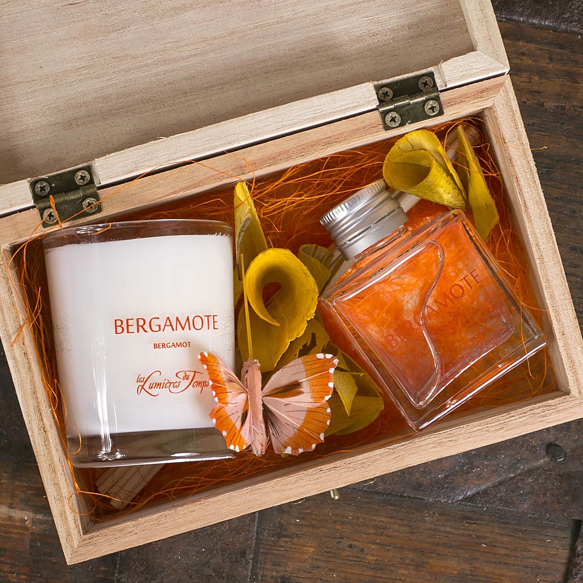 фото Подарочный набор в деревянной коробке: диффузор + ароматическая свеча Les lumieres du temps