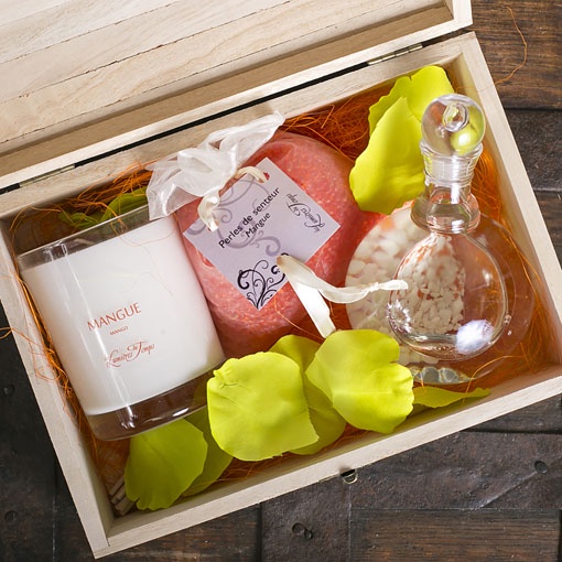 фото Подарочный набор в деревянном сундуке: ароматическая свеча + аромадиффузор + саше Les lumieres du temps