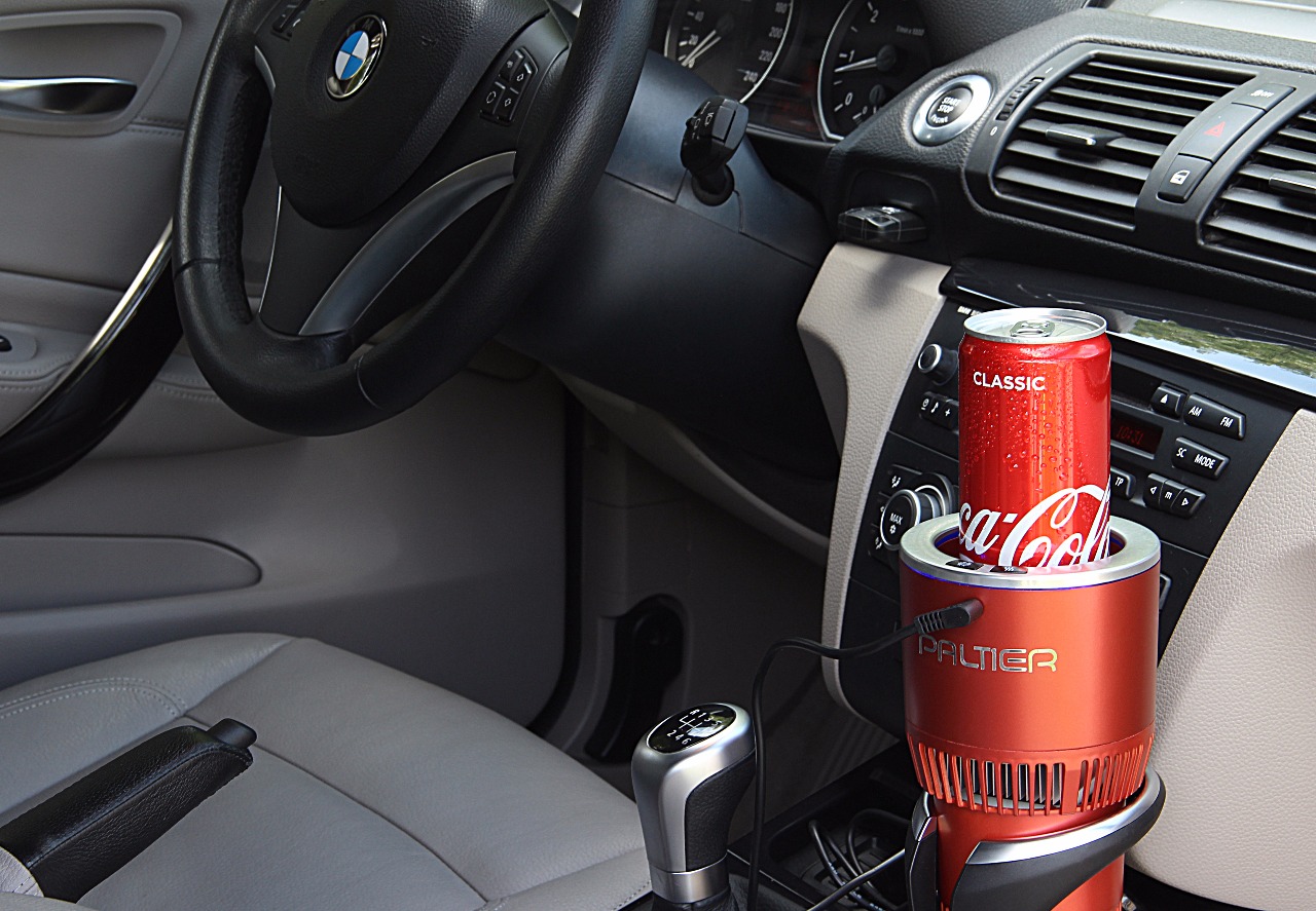 фото Автомобильный держатель Paltier Подстаканник автомобильный для подогрева и охлаждения напитков в автомобиле красный с серебром, красный, серебристый