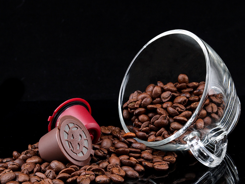 Таблетированный кофе для кофемашины. Капсулы нескафе неспрессо. Капсулы кофе можно заваривать без кофемашины. Кофейные капсулы. Кофе из капсул какое оно получается.