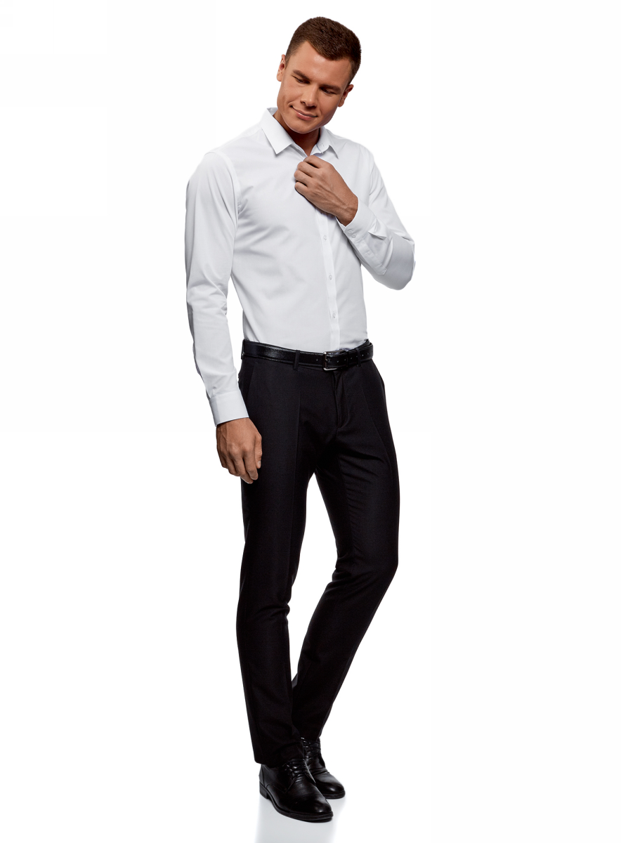 Белые брюки черная рубашка мужчина