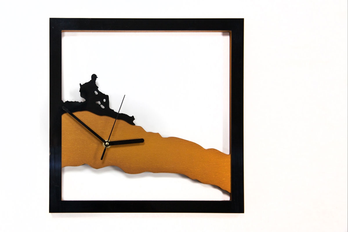 Настенные часы Простые Предметы от Magellanno Desing «Живи – путешествуй!», WC06RGB