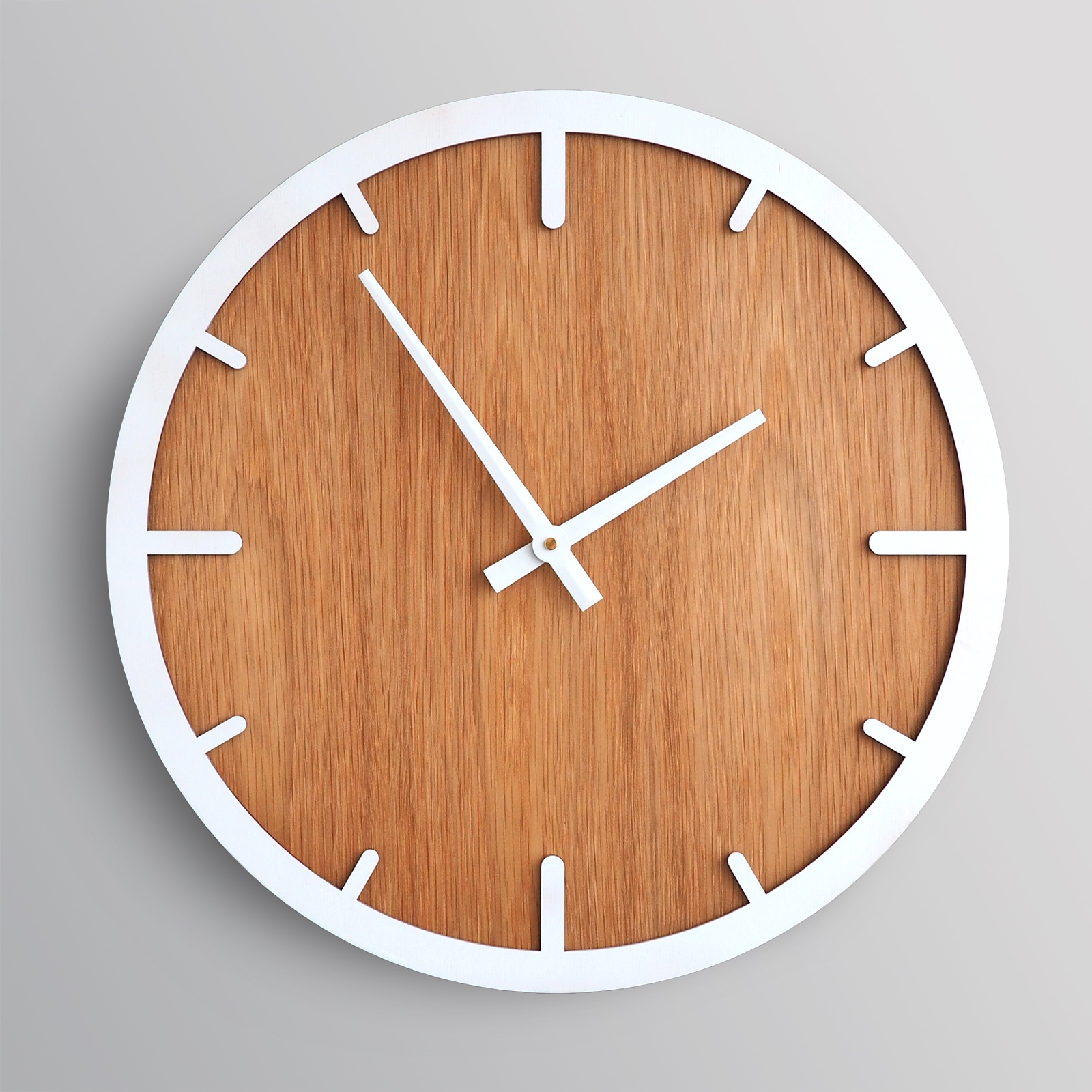 фото Настенные часы Roomton Часы из дерева с отметками