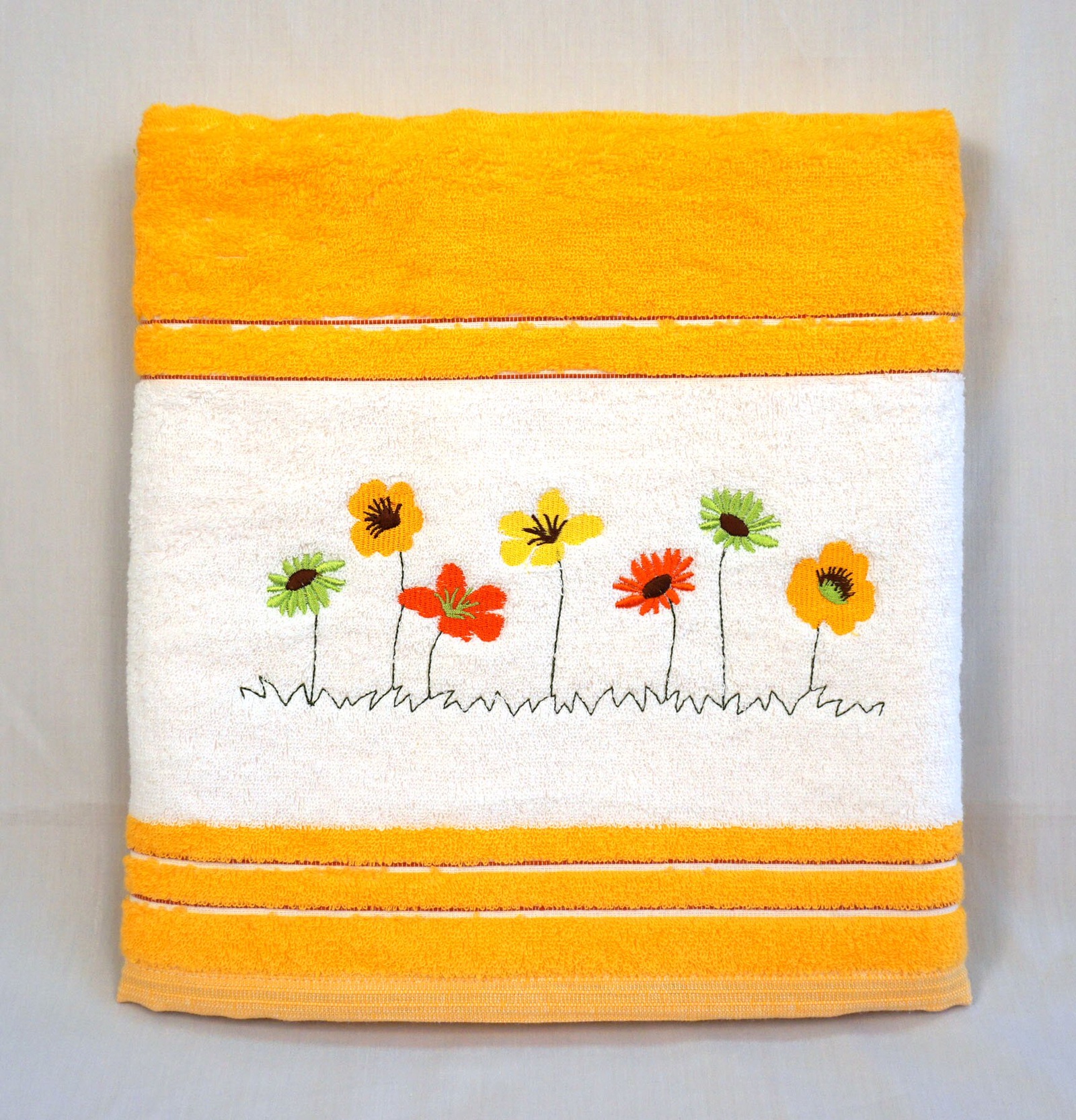 Банное полотенце оранжевое. Кухонные полотенца с бахромой. Полотенце 70 на 135. Оранжевое полотенце