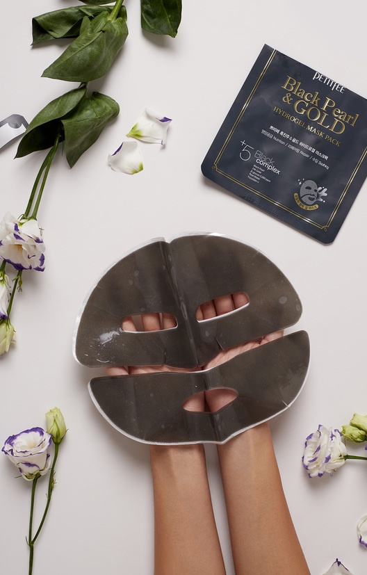 фото Petitfee. Гидрогелевая маска для лица с черным жемчугом Black Pearl & Gold Hydrogel Mask Pack