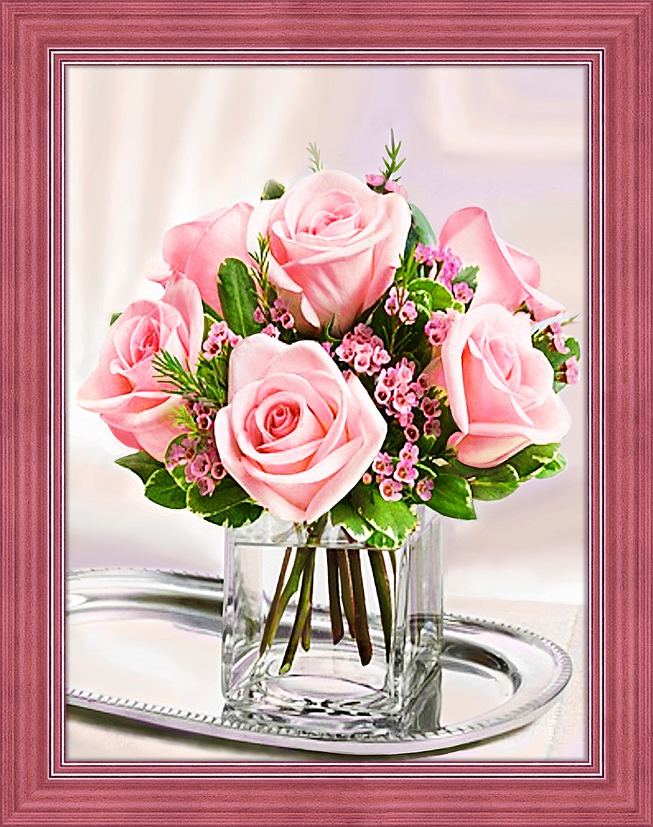 алмазная мозаика розы в вазе на столе
