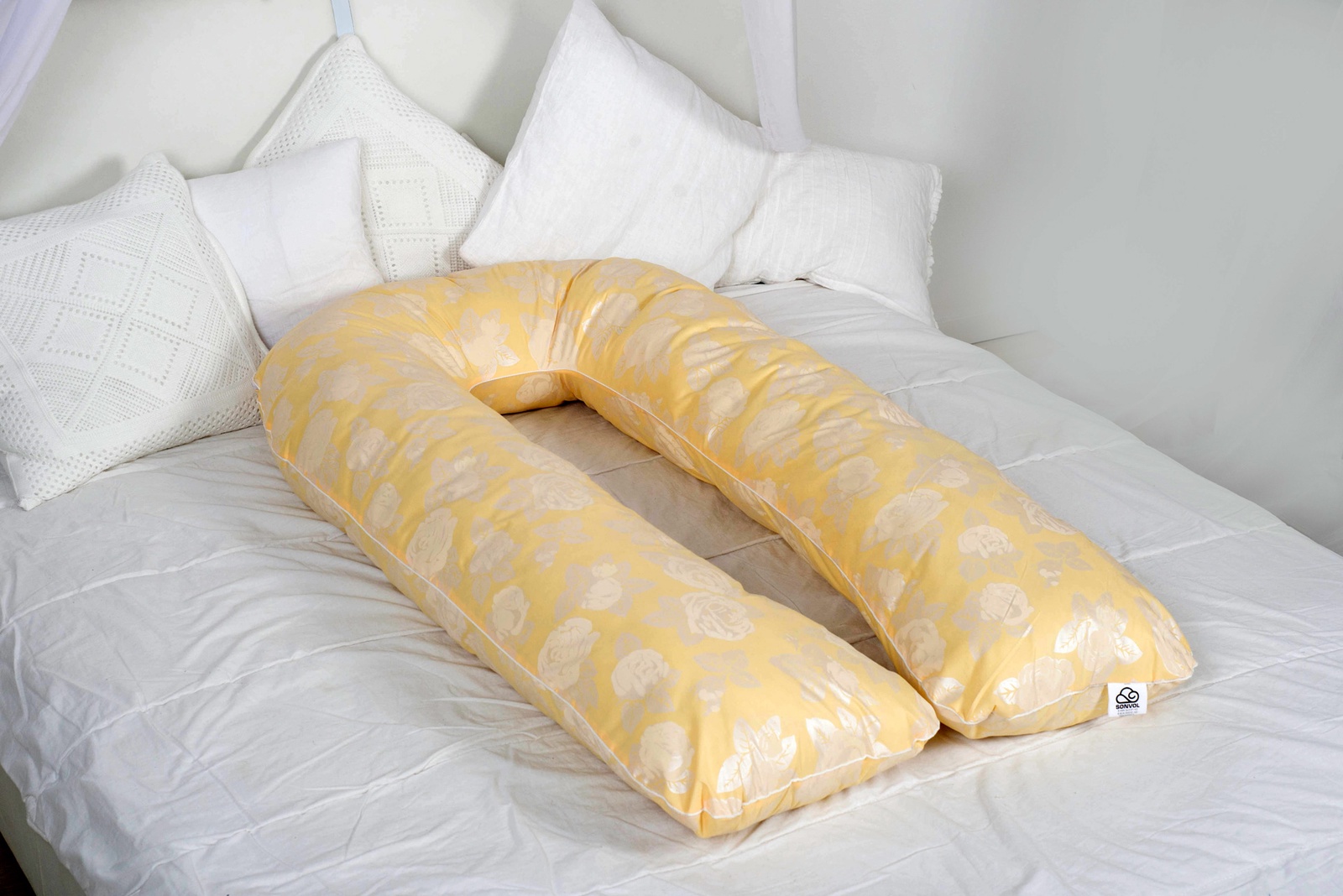 Купить подушку 21. Подушка для беременных. Подушка для беременных желтая. Подушка для беременных бежевая. Подушка наполнитель.