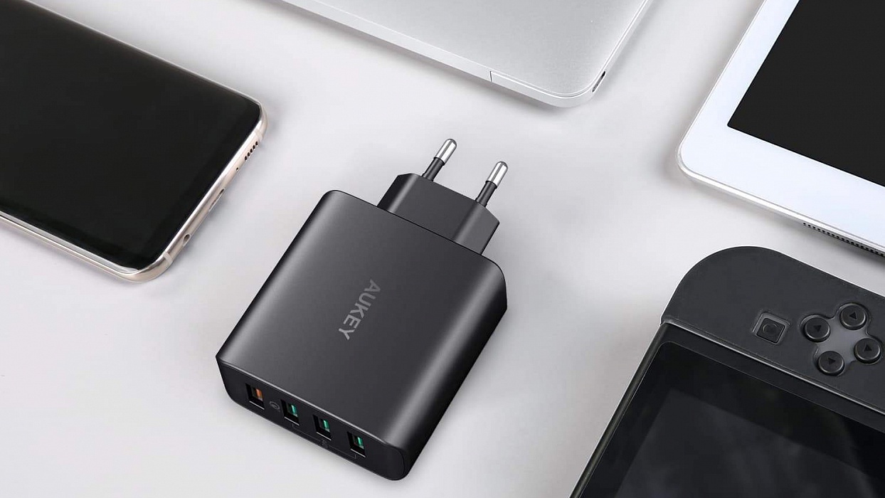 фото Зарядное устройство AUKEY Wall Charger PA-T18, черный