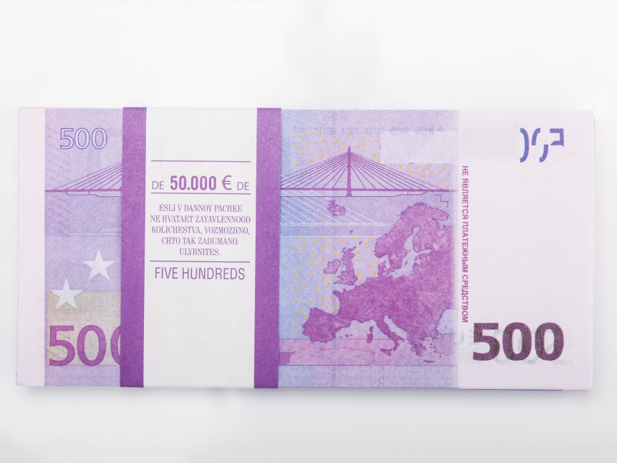 500 евро купить. 500 Евро бумажка. 500 Евро банка приколов. 500 Евро пачка. 500 Евро водяные знаки.