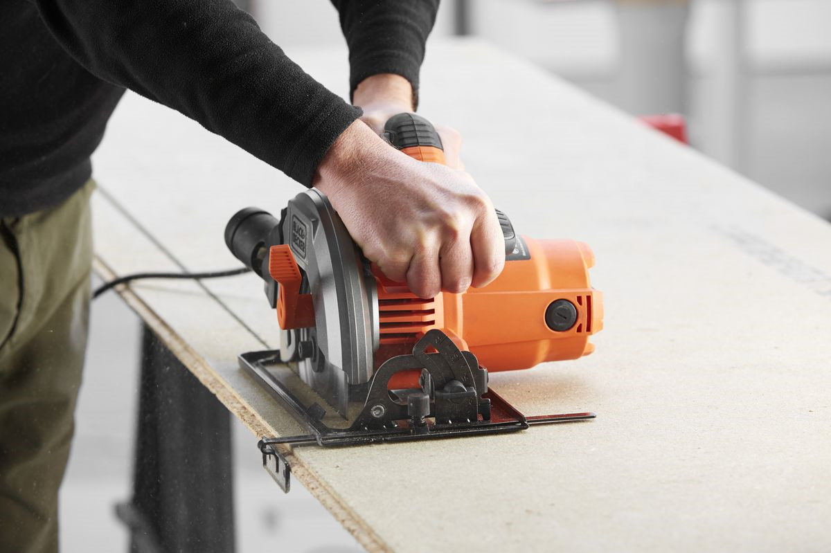 фото Пила дисковая Black & Decker CS1550, оранжевый, черный Black+decker