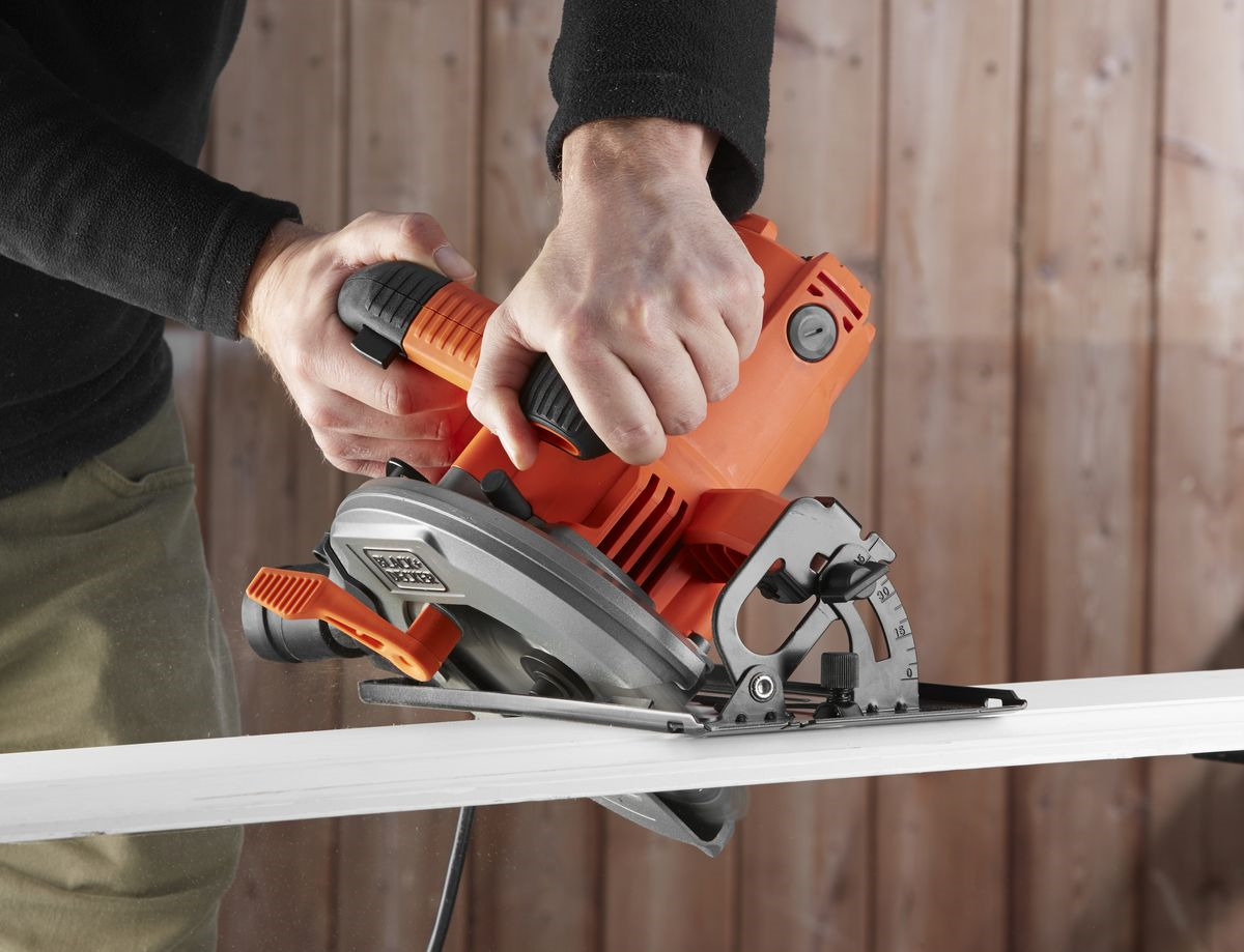 фото Пила дисковая Black & Decker CS1550, оранжевый, черный Black+decker