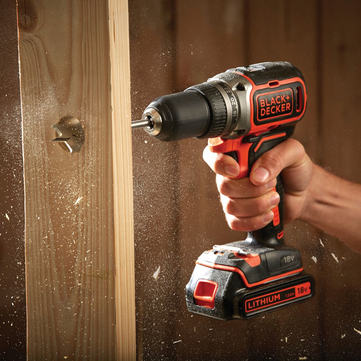 фото Дрель-шуруповерт Black & Decker BL186KB, аккумуляторная, оранжевый, черный Black+decker