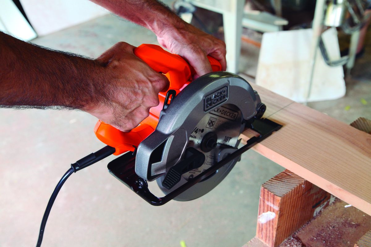 фото Пила дисковая Black & Decker CS1004, оранжевый, черный Black+decker