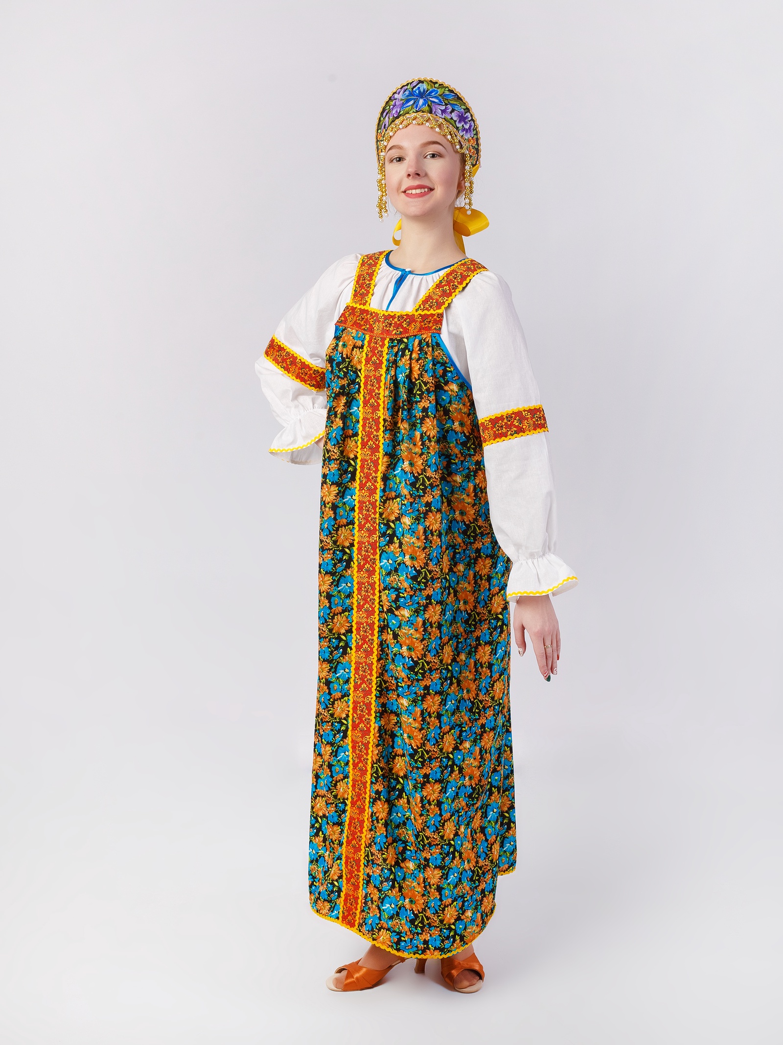 Русский национальный костюм женский