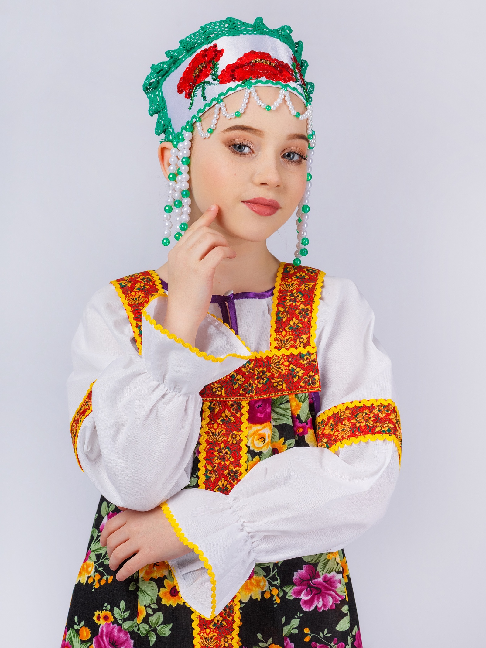 фото Шляпа карнавальная Gala-Вальс Полоска Вышивка с бусами, белый, зеленый, красный