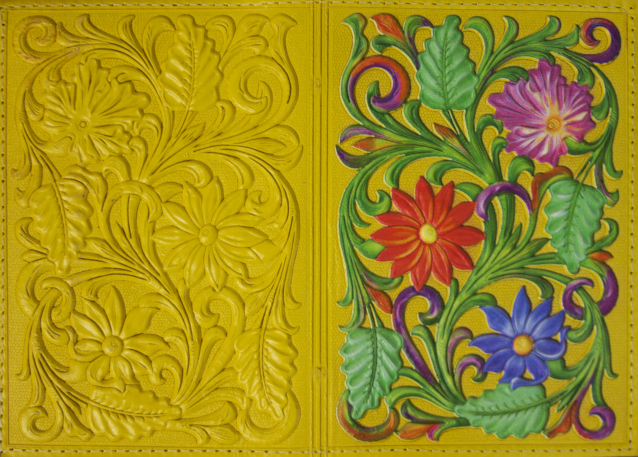 фото Обложка для паспорта TRIWESTA Ромашки. Цветной рельеф, желтый