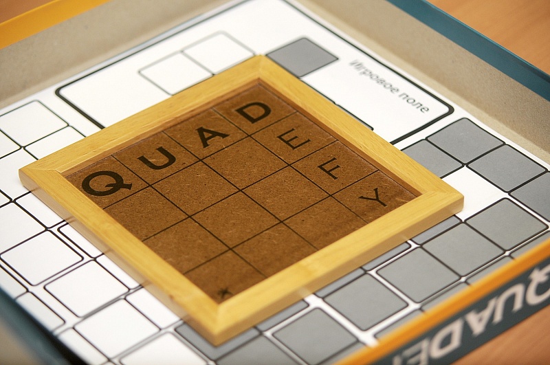 Головоломка сим. Игра Quadefy. Quadefy настольная игра. Игры разума двойная звезда. Игра Quadefy решение.