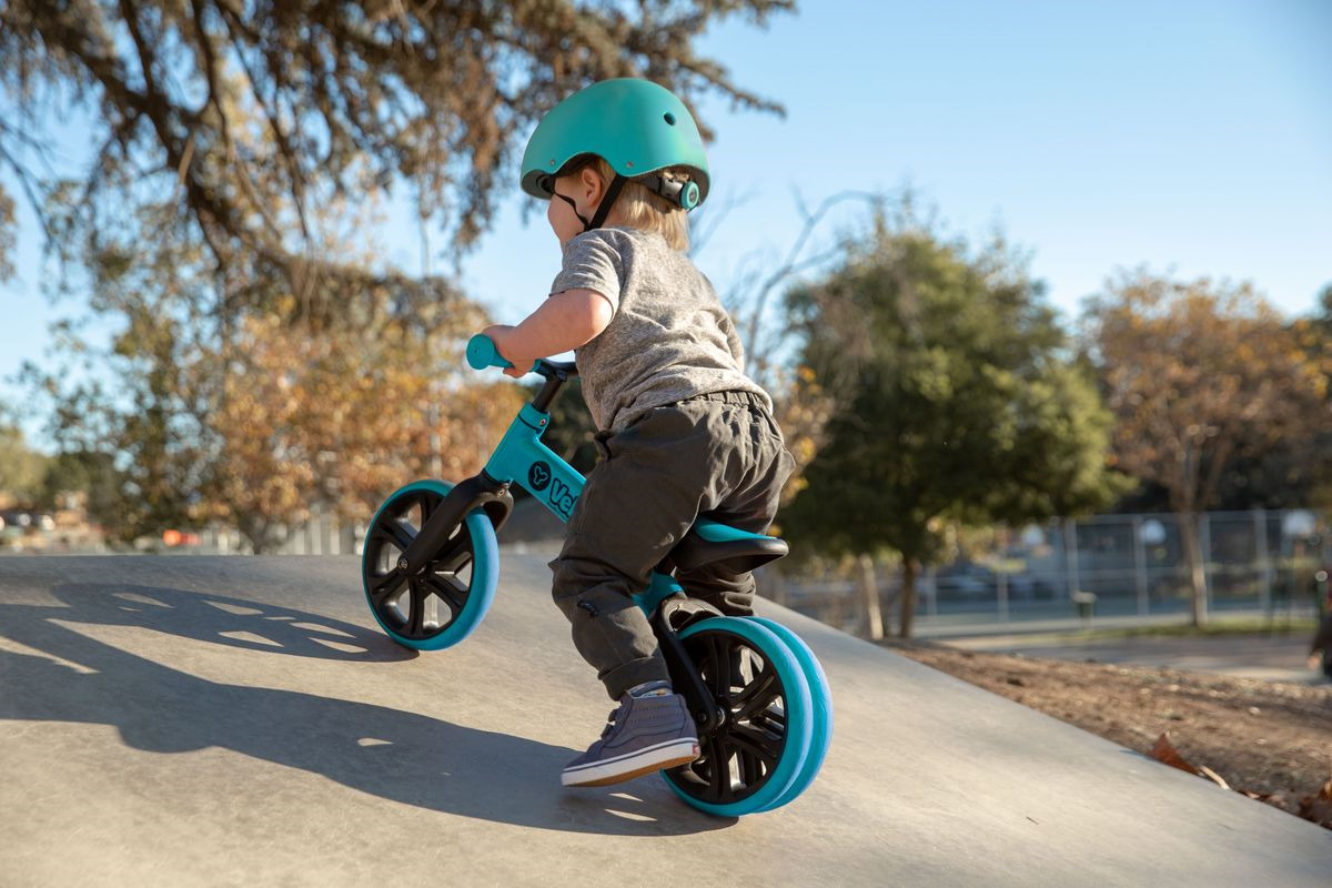 фото Беговел для мальчика YVolution Velo Junior, 101049, голубой