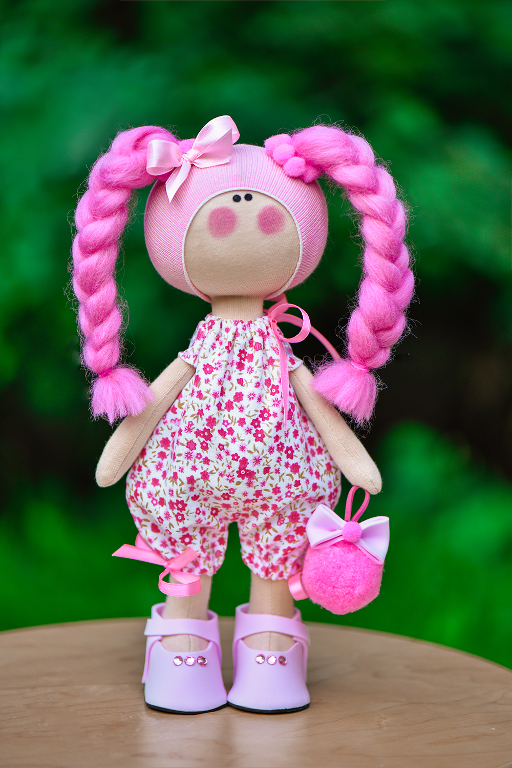 фото Кукла Красотуленька Озорница розовый