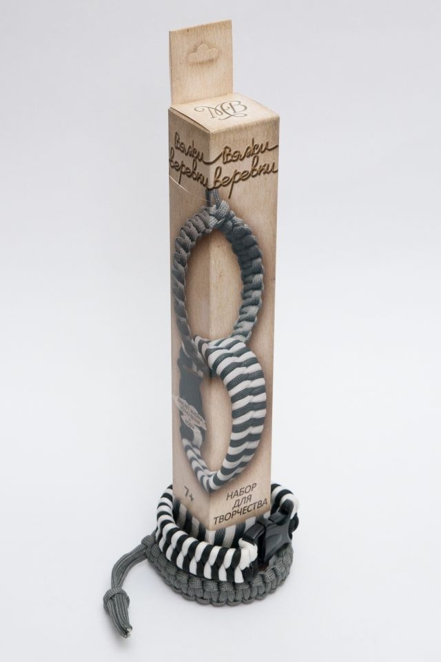 фото Набор для вязания Моя выдумка "Вяжи веревки" Змейка черно белая