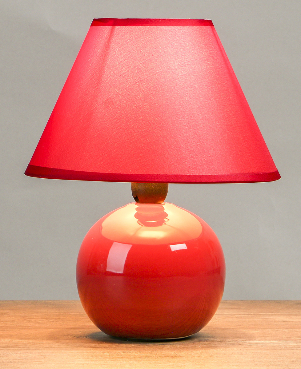 Настольная лампа шарами. Красная настольная лампа. Светильник настольный красный. Красный торшер настольный. Настольная лампа с красным основанием.