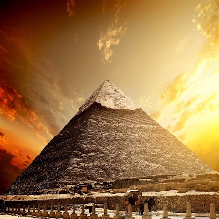 фото Алмазная мозаика Яркие Грани "Пирамида" (DS171), размер 50х50см, 52 цвета