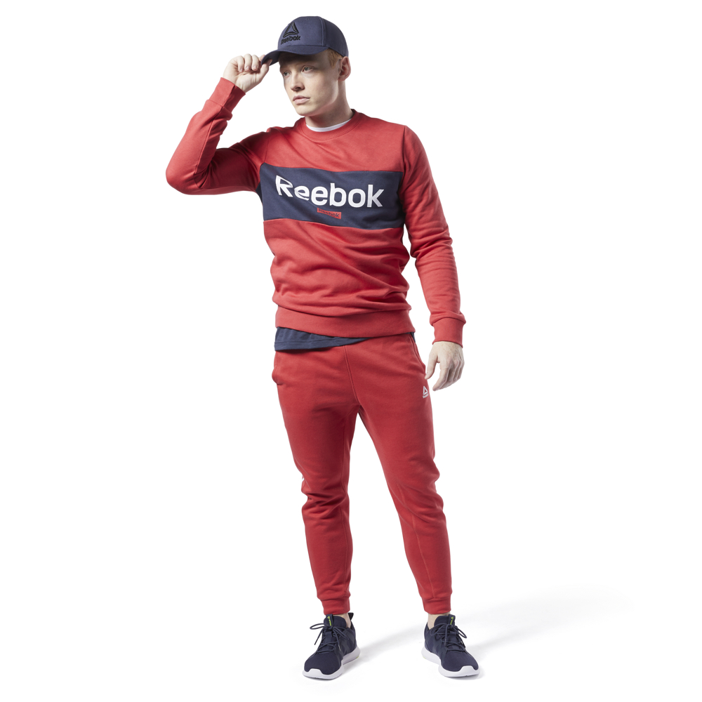 Red crew. Спортивный костюм Team Sports Crew Red / Crew Red на девушке. Color Crew Red.