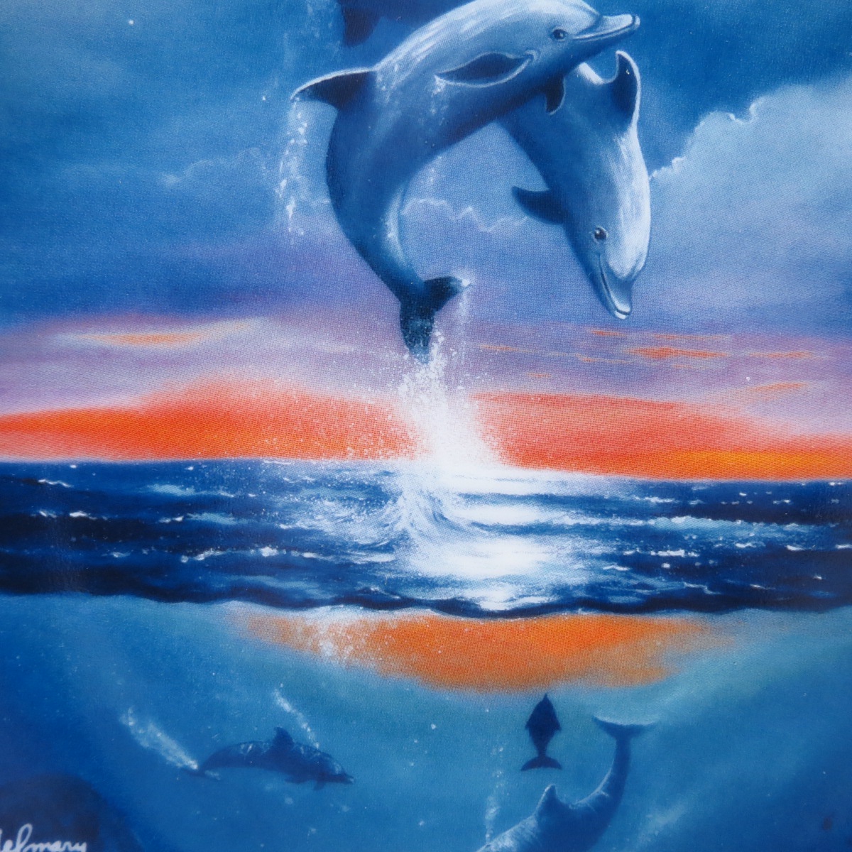Луна дельфины песня. Луна дельфины. Дельфин Луна море. Дельфины под луной. Фарфоровые дельфины.