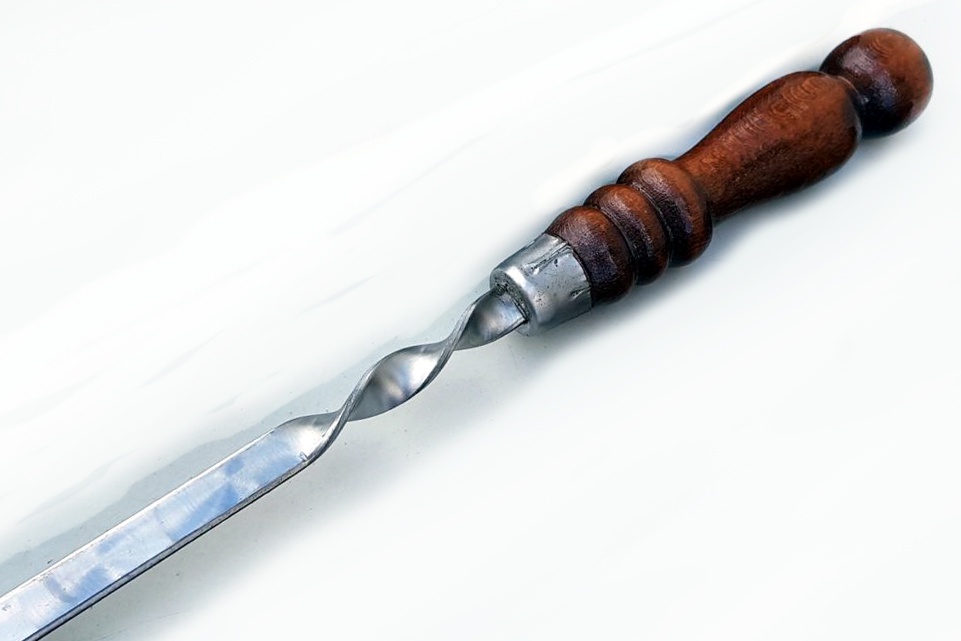 фото Шампур (400х12х3) с деревянной ручкой и кольцом
