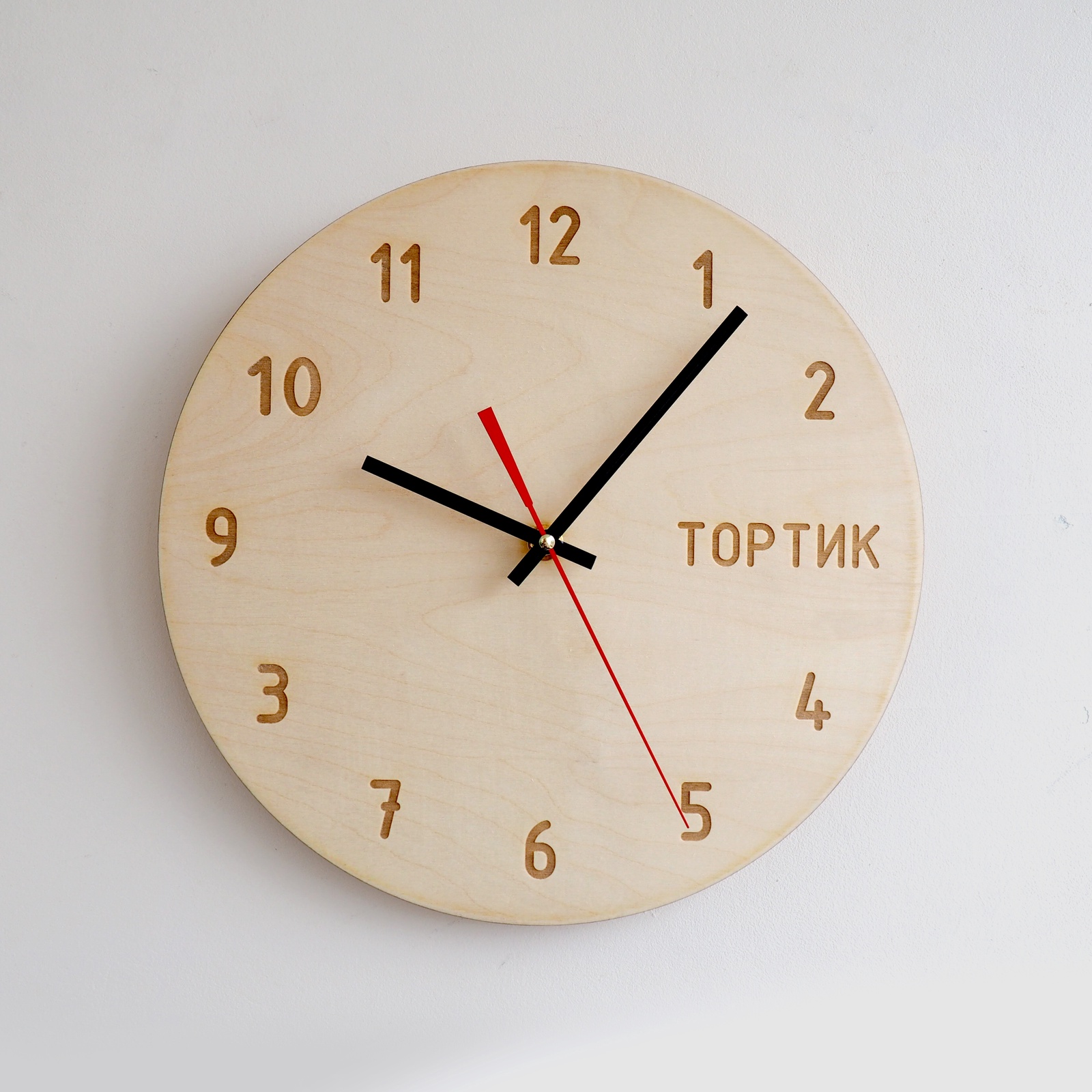 фото Настенные часы Roomton Тортик, оригинальные, из дерева